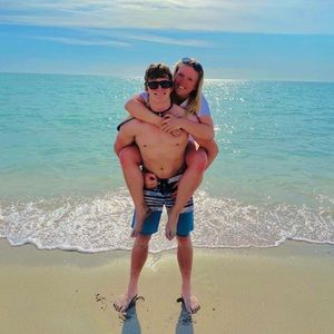 Meet your Posher, Cole